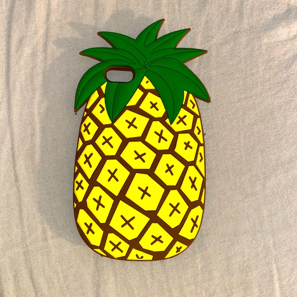 NWOT PINEAPPLE iPhone 5/5s silicone case